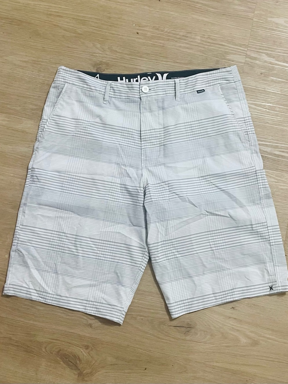 Hurley Men's Light Gray Striped Casual Shorts